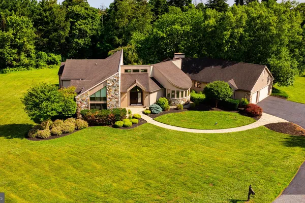 12 W MOZART DR