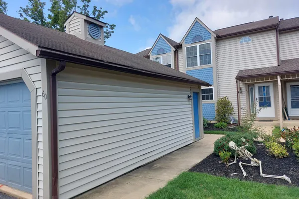 60 SHADY LN