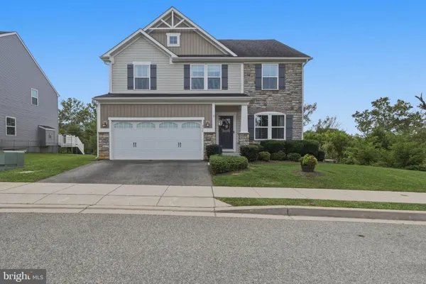 218 MONUMENT DR