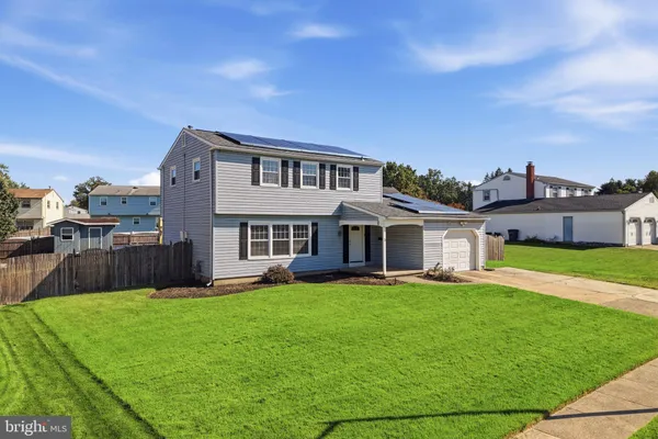 3 HAMPTON DR