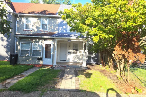 407 PARIS AVE