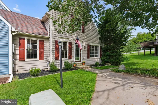 10808 LAKE SQ