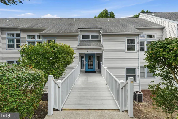 4711 CLAREMONT CT 264