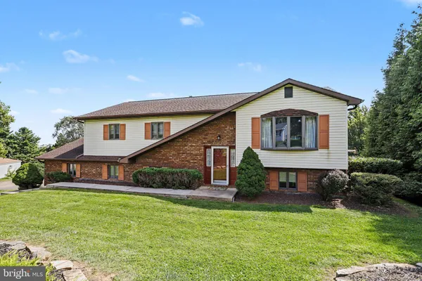 7 OLIVER DR