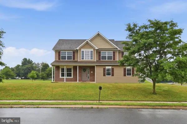 125 WOODMEADOW DR
