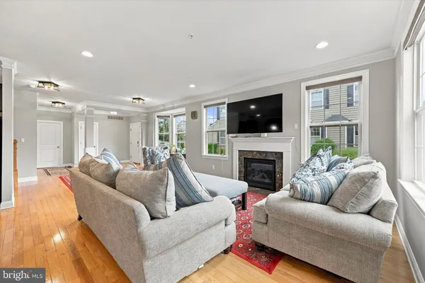 311 W BOULDER DR