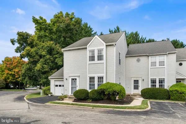 1 MAPLE DR