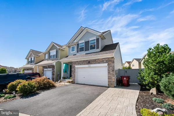 2226 HUNTINGTON LN