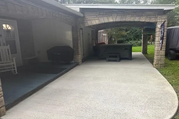720 W LOCUST ST
