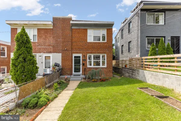 333 OGLETHORPE ST