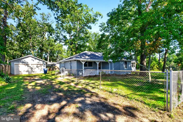 301 N LAKESHORE DR