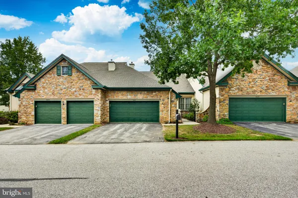 1641 YARDLEY DR