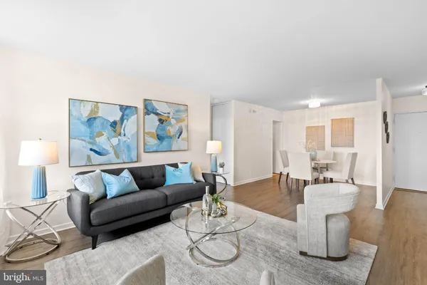 300 M ST N808