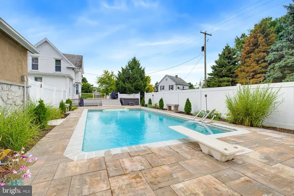 108 COLEBROOK RD
