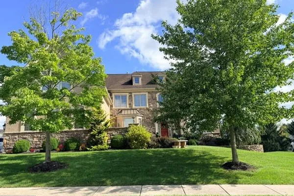 587 WOODVIEW LN
