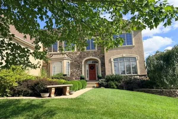 587 WOODVIEW LN