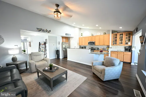 25 ABRAMS DR