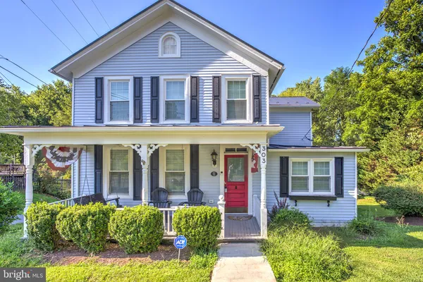 303 E COLONIAL HWY