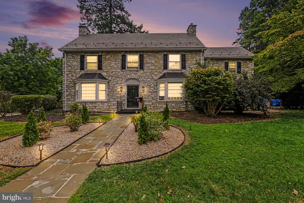 2100 BELLEVUE RD