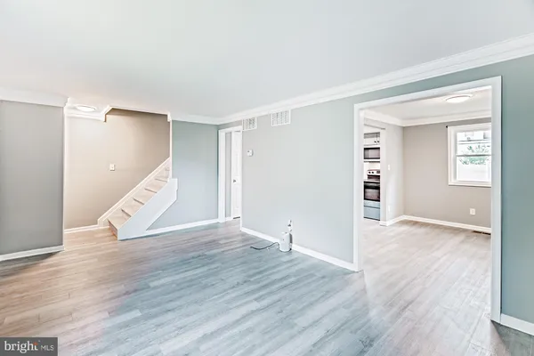52 GREENBRIDGE DR