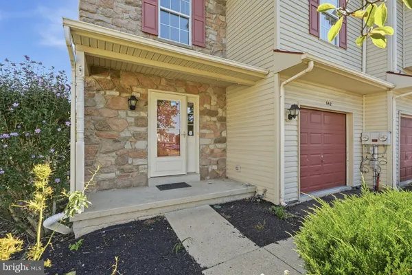 642 NEW MARKET DR