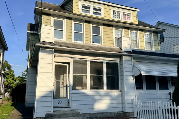90 MARSHALL AVE