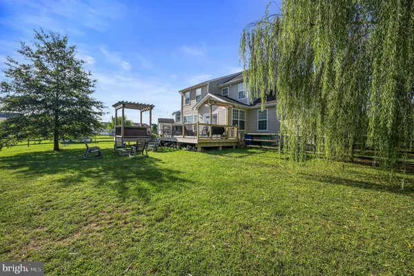 82 PAYSAN LN