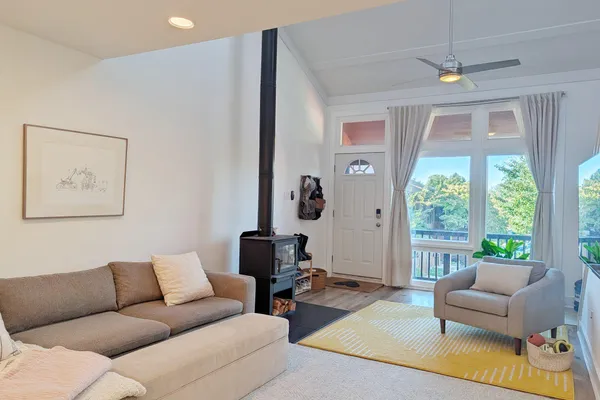16 TAHOE DR B
