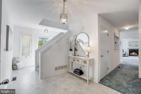 848 GLEN DR