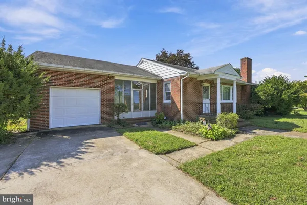 51 QUAKER RD