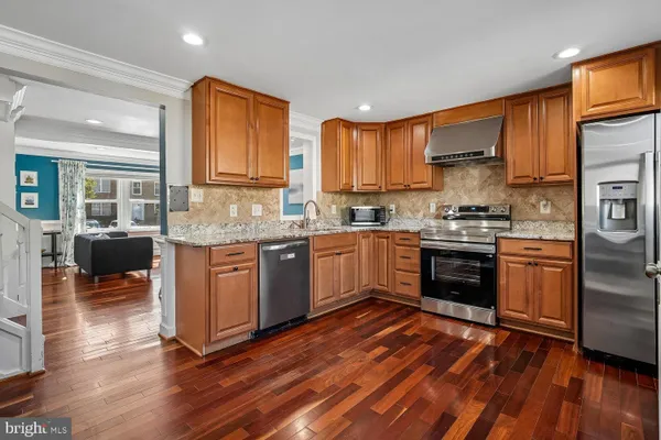 5572 GLASGOW WOODS CT