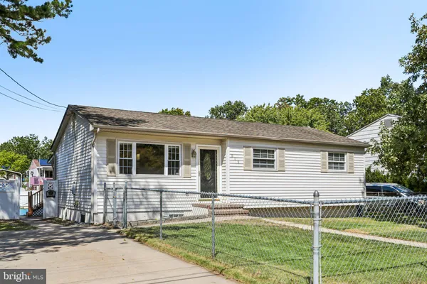 512 BRIAN AVE
