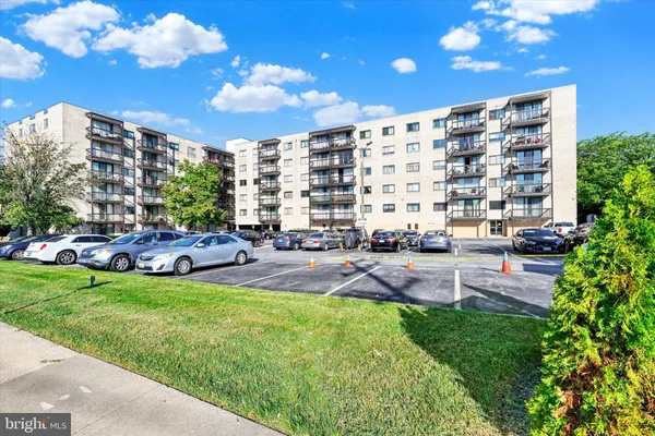 130 SLADE AVE 210
