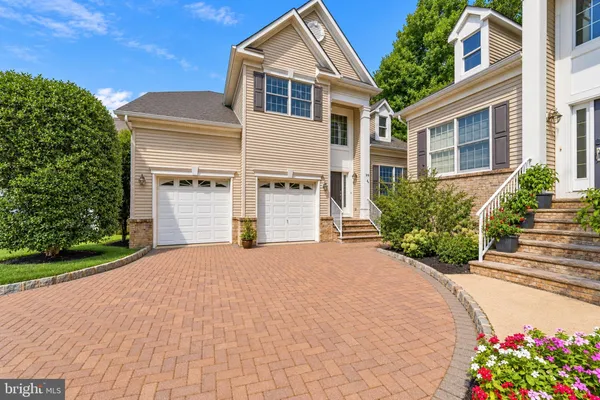 25 BRITTANY CT