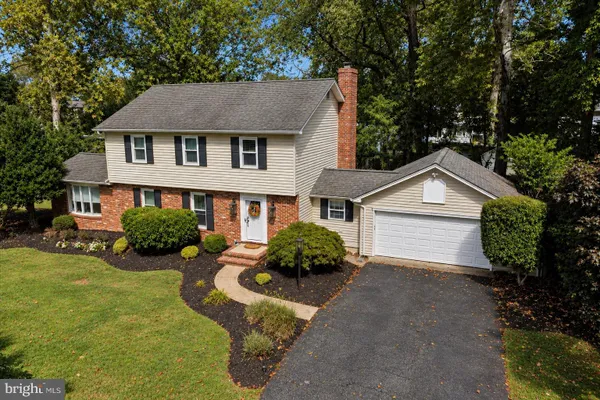 12 WILLOW SPRING DR