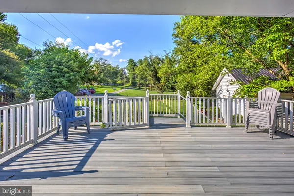303 E COLONIAL HWY