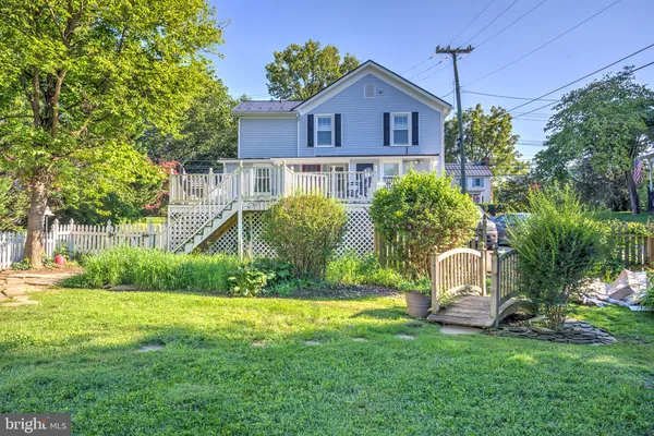 303 E COLONIAL HWY
