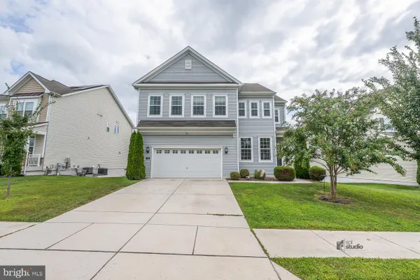 622 BENTGRASS DR