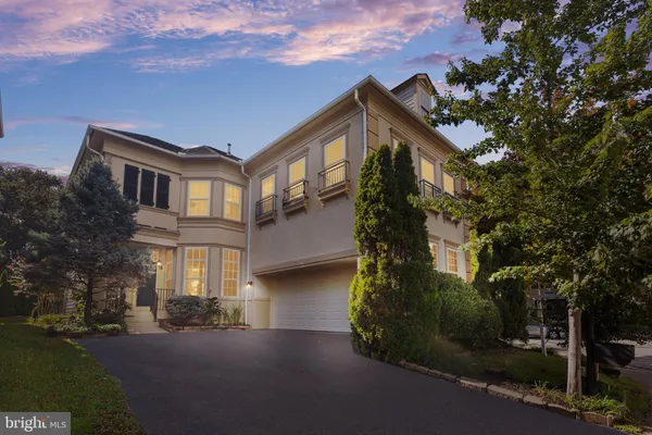 8401 TILLETT LOOP