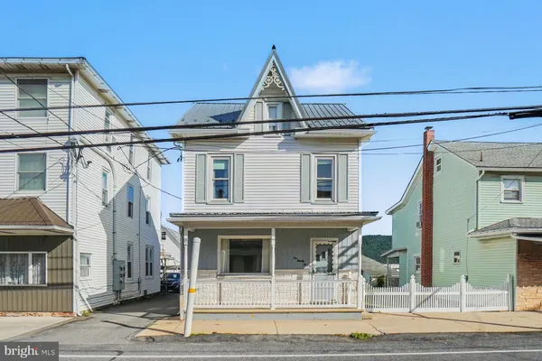 1022 W MAIN ST