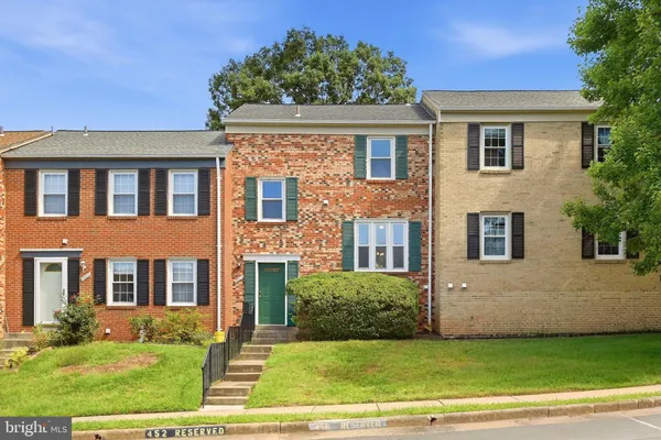 1003 SALISBURY CT