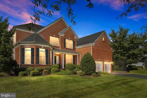 5813 WATERLOO BRIDGE CIR