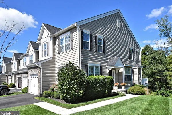 242 HILLSTONE CIR