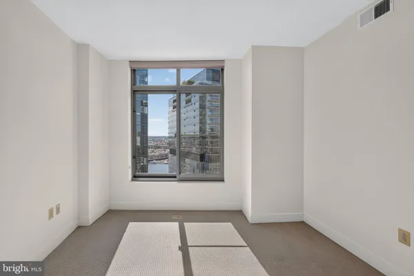 675 PRESIDENT ST 2303