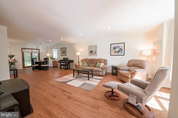 7923-31 RIDGE AVE 25