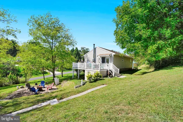1094 INDIAN DR