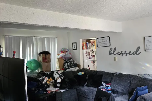 135 HAMPSHIRE RD
