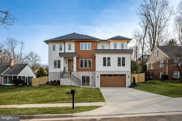 1935 FOXHALL RD