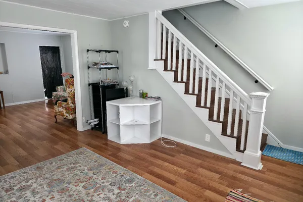 213 LAUREL ST