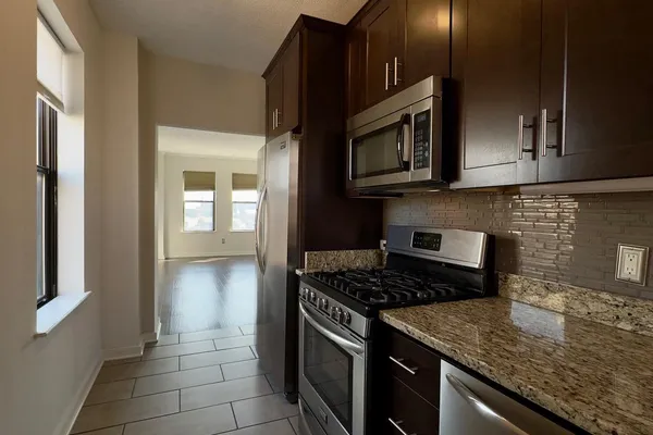 1001 SAINT PAUL ST 5H